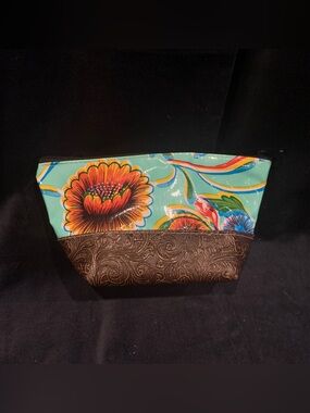 Travel small makeup bag.